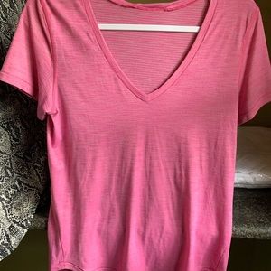 Pink LULULEMON tee